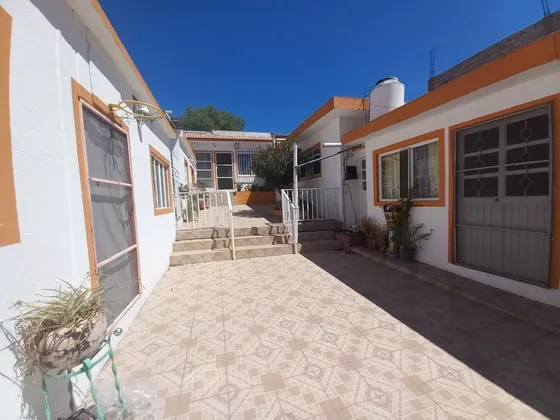 Se Vende Casa En Col. Lindavista, Incluye 4 Departamentos, Para Inversión !!