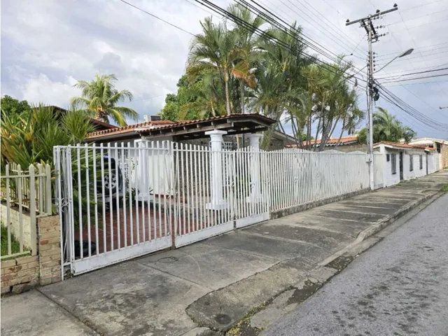 Casa En Venta Urb Fundación Mendoza Maracay
