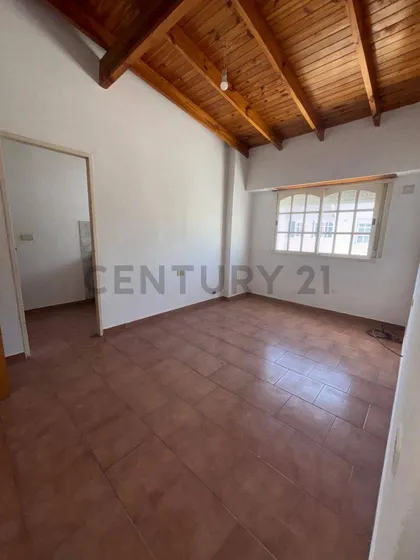 Venta De Departamento Ph De 2 Ambientes  Calle 18 Entre 35 Y 36, La Plata