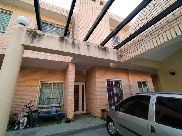 Townhouse En Venta. Valencia Urb Piedras Pintadas Em-8370319
