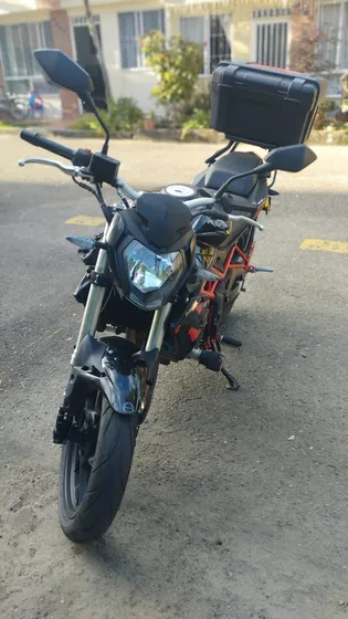 Vendo Moto Excelente Estado, Con Papeles Al Día
