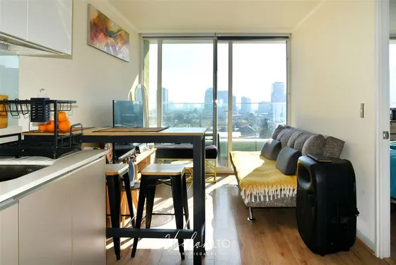 Departamento En Venta De 1 Dorm. En Independencia / Bodega