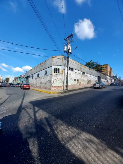 Propiedad De Uso Comercial 900 Mts 