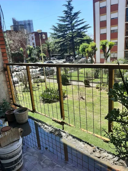 Venta Dpto 4 Ambientes C/ Balcon A Refaccionar