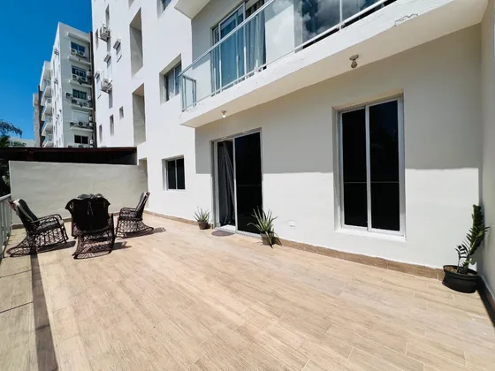 Vendo Apartamento Amueblado , Terraza , En Boca Chica A 3 Minutos Caminando De La Playa Torre Con Ascensor 