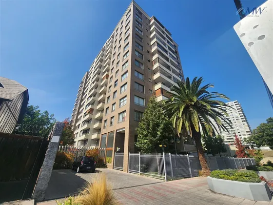 Departamento En Venta De 1d 1b En Ñuñoa. Metro Chile España