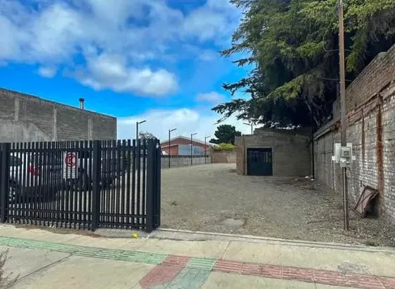 Arriendo Bodega De 45m2 Con Estacionamiento Punta Arenas