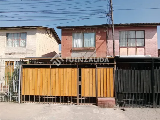 Casa En Venta De 4 Dorm. En Puente Alto