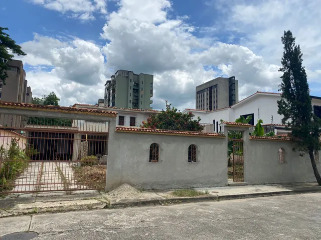 Casa En Venta En Calle Cerrada Urb El Recreo. 600 Mts2. (hg)