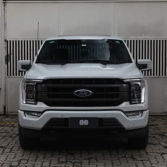 Ford F-150 5.0 Lariat V8 Aut. 4p