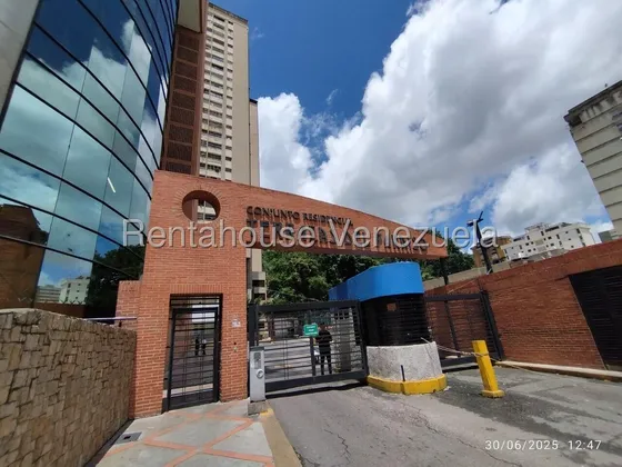 Ip Vendo Apartamento En El Paraiso 26-494
