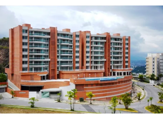 Se Vende Apto 323m2 5h/6b/3p Los Campitos 7023