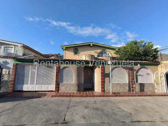 Casa En Alquiler En La Victoria Aragua 25-23914 Irrr