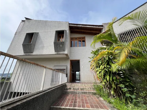 Se Vende Casa 676m² 4h+1s/5b+1s/4p Santa Paula 