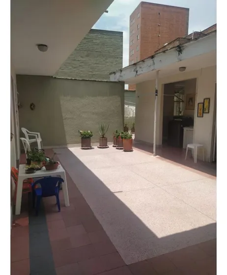 Venta De Casa Piso Dos En La Castellana Laureles Medellin