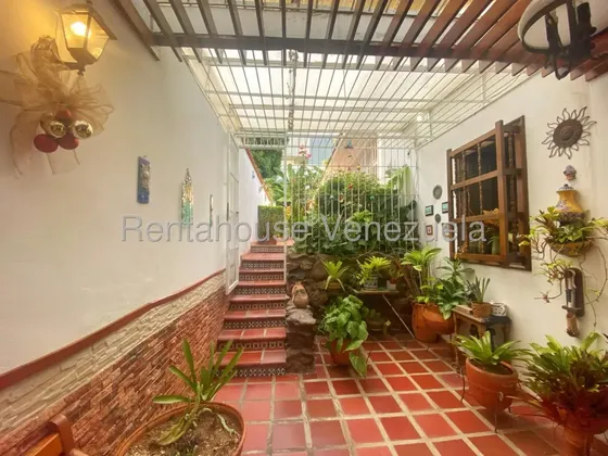 Casa En Venta En Los Palos Grandes Cr- 25-19788