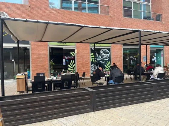 Dos Locales Son 331 M2 Incluye Terrazas Ciudad Empresarial