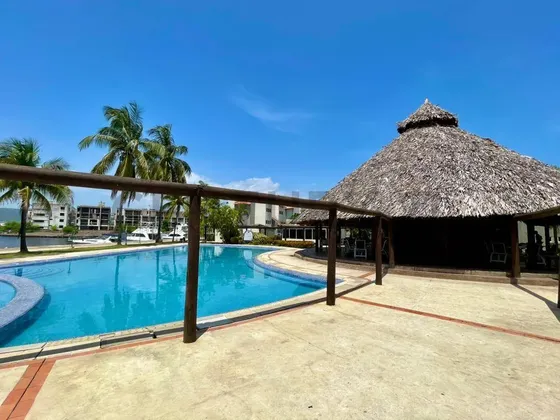 Apartamento En Venta En Lecheria Cr Puerto Aventura