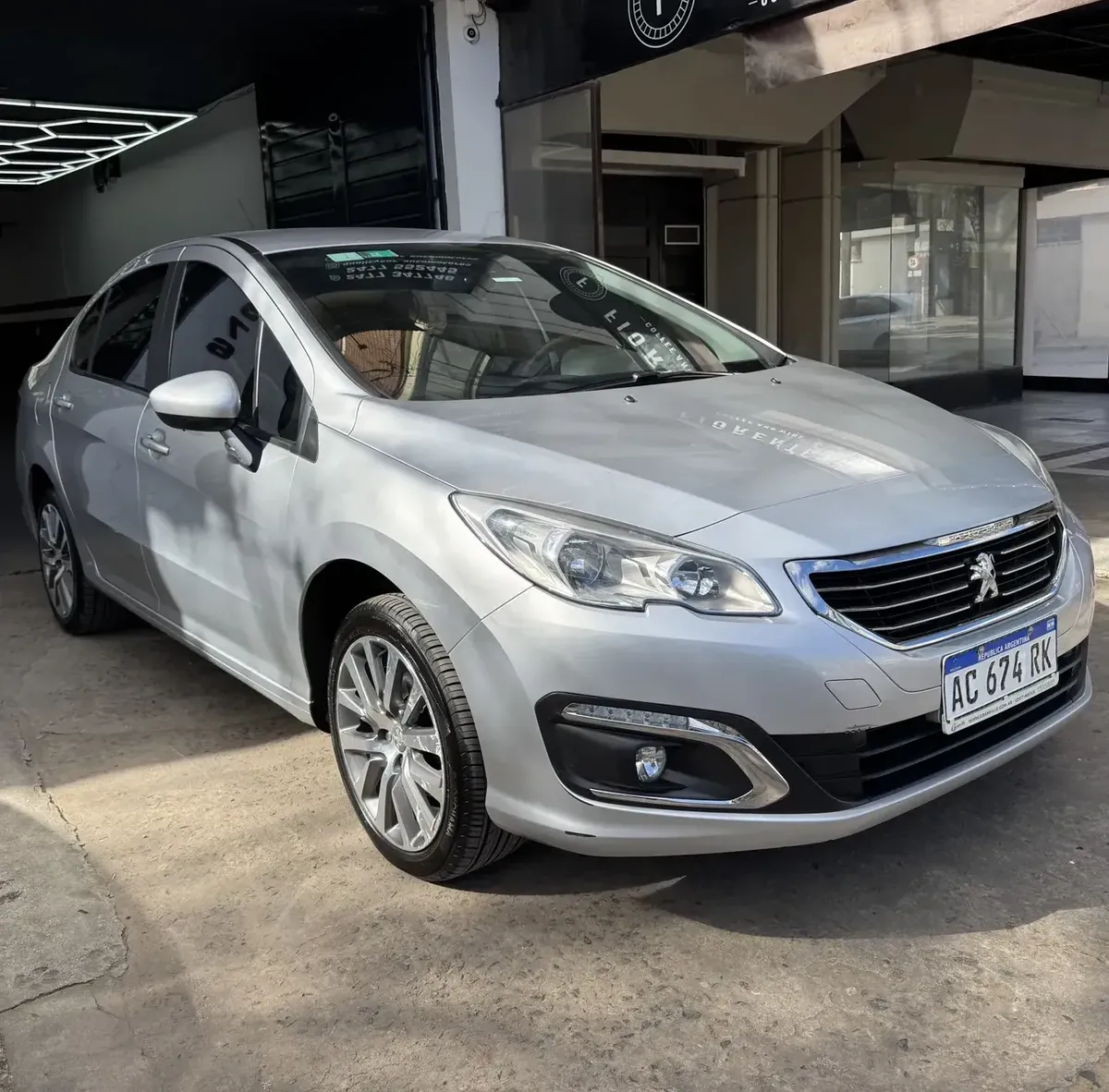 Peugeot 408 1.6 Allure Pack 115cv