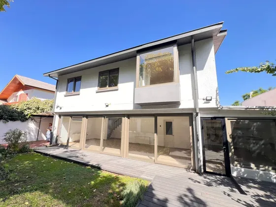 Venta Amplia Casa En Las Trnitarias Las Condes