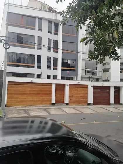 Vendo Duplex (at. 200 M2 Aprox.) Frente Parque En San Borja Norte