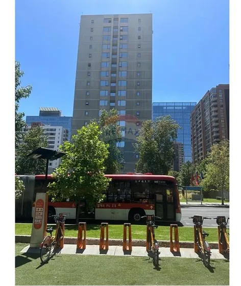 Oficina Moderna En Las Condes 1 Priv + 1 B
