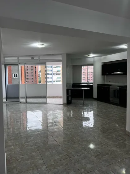 Hermoso Apartamento Sin Amoblar En Urb. Valle Blanco, Res. Mandalay Suite, Valencia (yb)