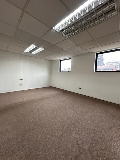 Se Arriendan Oficinas En Edificio Valenti, Cento Pto Montt.