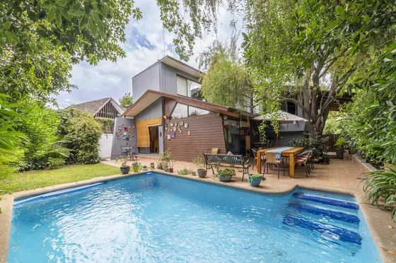 Linda Casa Con Arquitectura Contemporánea