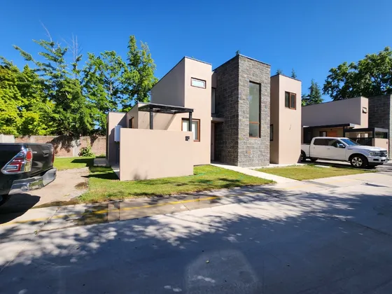 Casa En Condominio En Centro De La Comuna Isla De Maipo