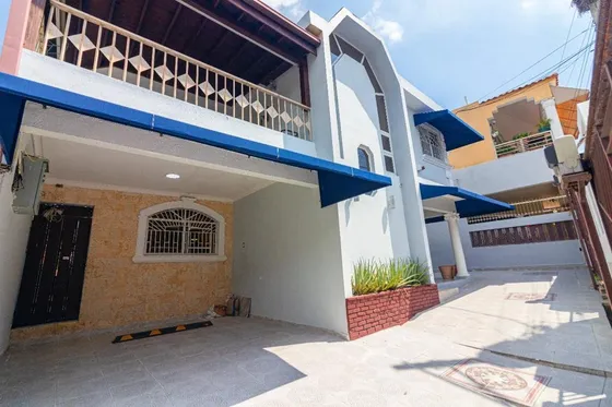 Oportunidad De Inversión  En Colinas De Los Rios  Excelente Casa