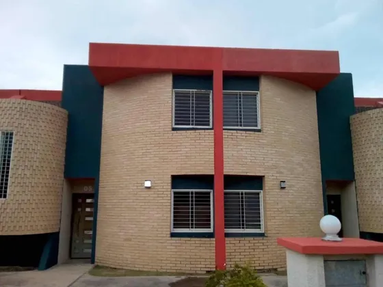 Townhouse En Obra Blanca En San Diego - Residencias Sabana Paradise, Planta 50% Atm