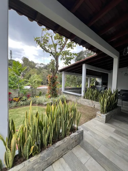 Espectacular Casa En Venta Los Castores Una De Las Mejores Urbanizaciones De San Antonio De Los Altos.3habitaciones 3 Baños 4puestos
