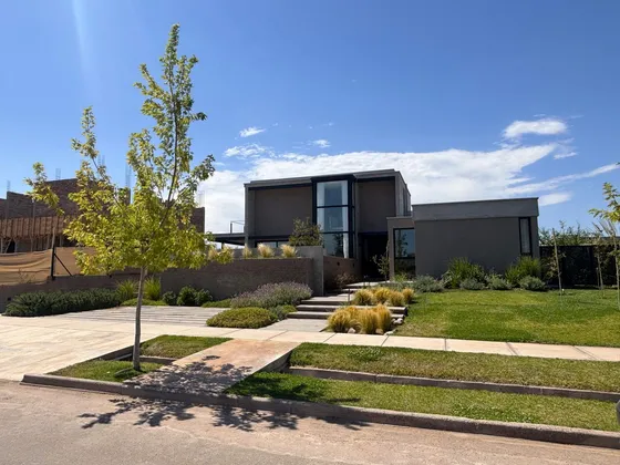 Casa En Venta En Lujan De Cuyo Vistalba Mendoza
