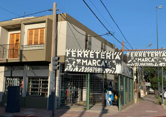 Vendo Ferreteria Con 35 Años De Trayectoria - Cordoba Cap.