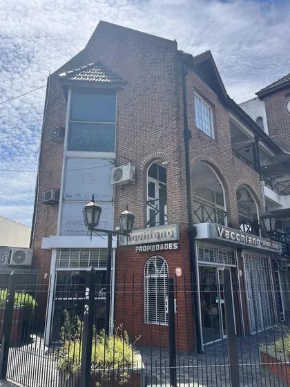 Venta De Oficina O Consultorio En Zona Céntrica De Moreno
