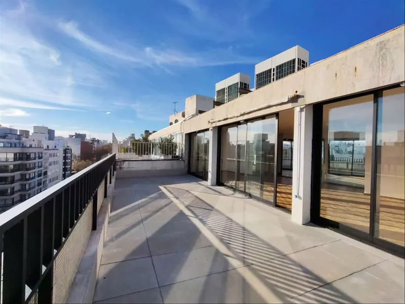 Alquiler Apartamento Penthouse , Terraza Grande, 2 Dormitorios Y Servicio Completo · Foto 1