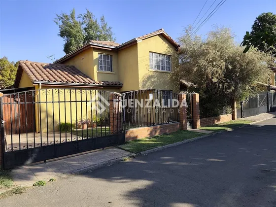 Casa En Venta De 3 Dorm. En Machalí
