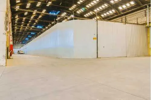 Bodega 400 M2 Av San Francisco (66392)