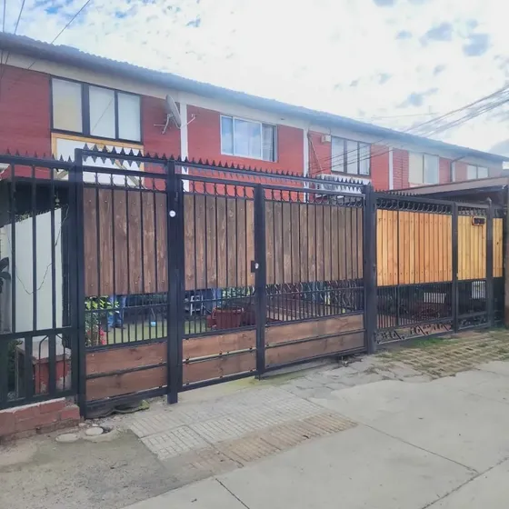 Se Vende Cs 3d/1b/1est Villa Bernardo Leighton Pte Alto