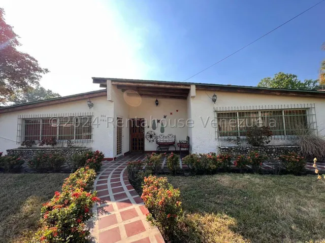 Casa En Venta Ubicada En El Limon Maracay, Fvina 24-16164