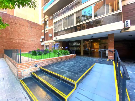 Departamento En Venta De 2 Dormitorios 2 Baños Cochera A Metros Del Buen Pastor