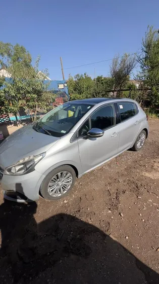 Peugeot 208 Allure 1.6 Bluehdi 100hp