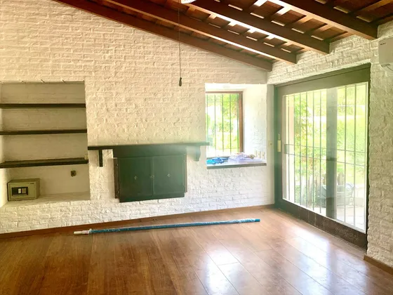 Casa En Venta Carrasco Céntrico 4 Dormitorios