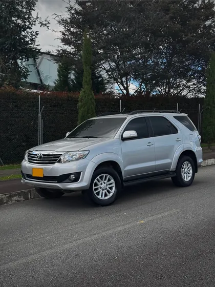 Toyota Fortuner Urbana 2.7