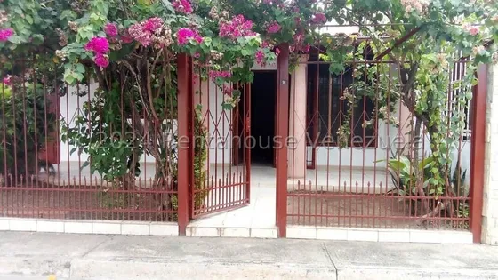 Casa En Alquiler Semi Equipa Urb Valle Lindo Turmero Gjg 25-1053