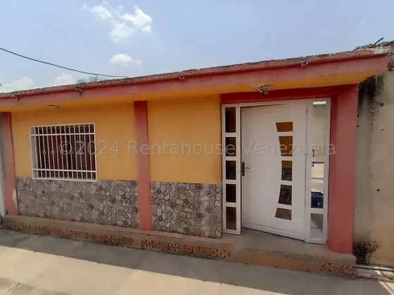 Bella Casa En Venta Ubicada En Cagua Prados De La Encrucijada Db 24-24512