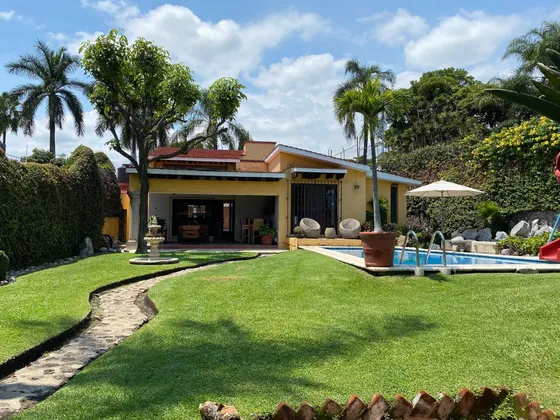 Casa En Venta En Jardines De Cuernavaca, Cuernavaca