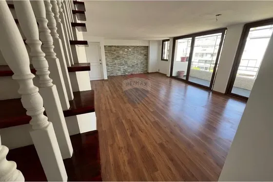 Amplio Departamento En Las Condes 