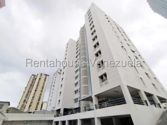 Apartamento En Venta Comodo Y Acogedor Pozo De Agua Vigilancia 2 Ptos Estacionamiento Av Bolivar Maracay 25-13873 Miriam 